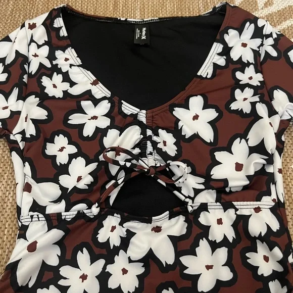 NEW! Hurley Floral One Piece Swim Swimsuits Small - Picture 2 of 7